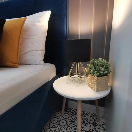 Palffy Appartement Bratislava Buitenkant foto